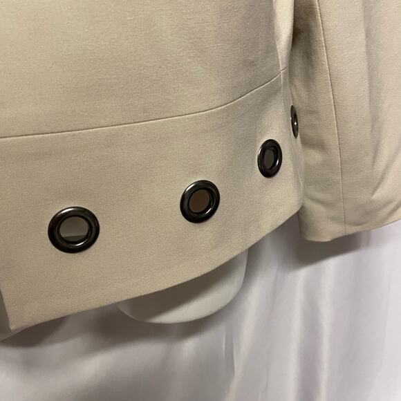 Jones Studio Separates Jacket Blazer Size M Cream Large Grommets Lined Short EUC - Picture 3 of 8